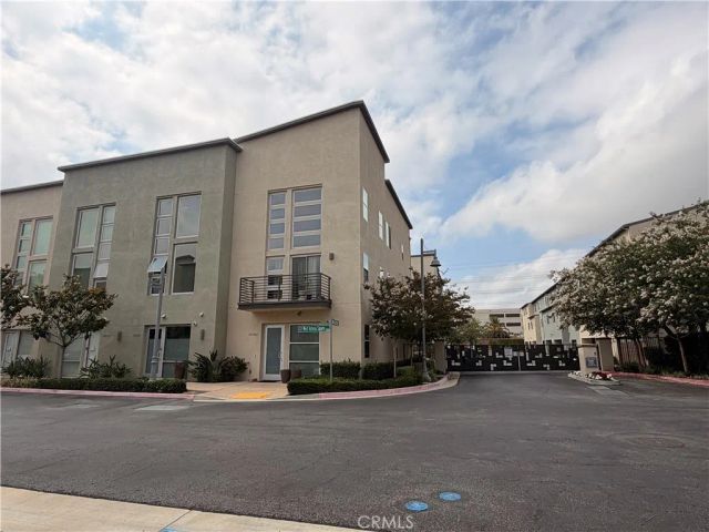 1508 W Artesia Square B, Gardena, CA 90248