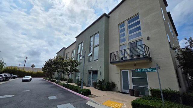 1508 W Artesia Square B, Gardena, CA 90248