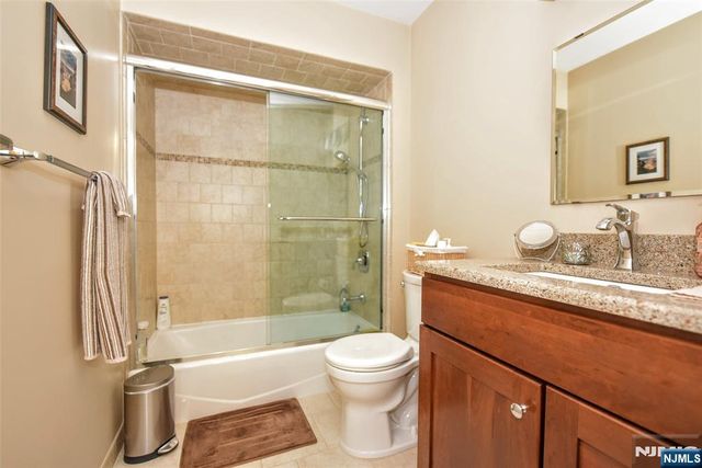 279 Collignon Way 5, River Vale, NJ 07675
