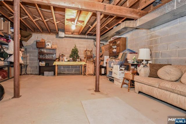279 Collignon Way 5, River Vale, NJ 07675