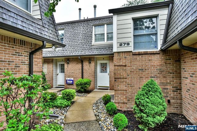 279 Collignon Way 5, River Vale, NJ 07675