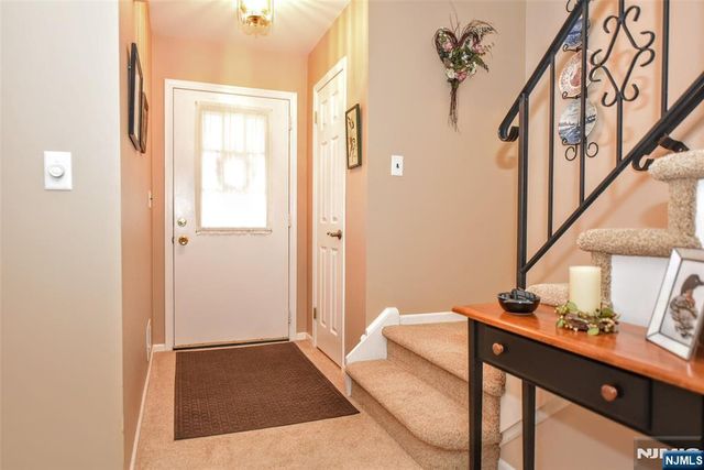 279 Collignon Way 5, River Vale, NJ 07675