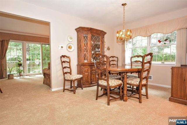 279 Collignon Way 5, River Vale, NJ 07675