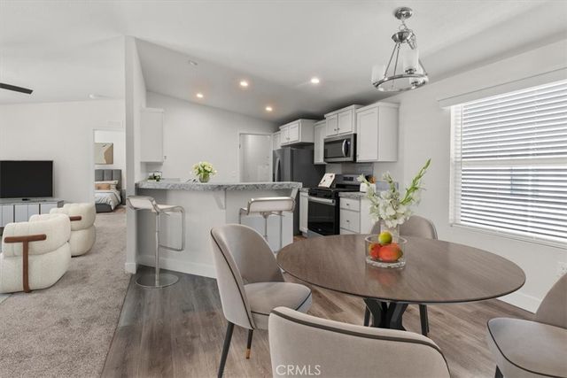9080 Bloomfield 145, Cypress, CA 90630