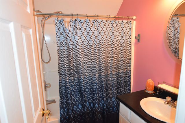 17 Meadow Road, Goshen, NH 03752