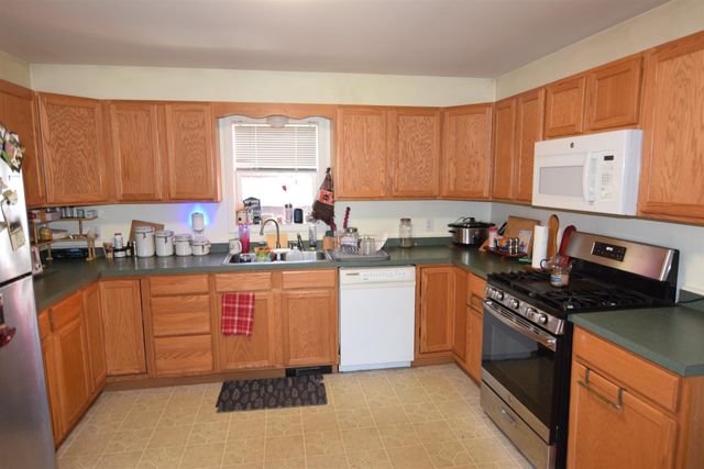 17 Meadow Road, Goshen, NH 03752