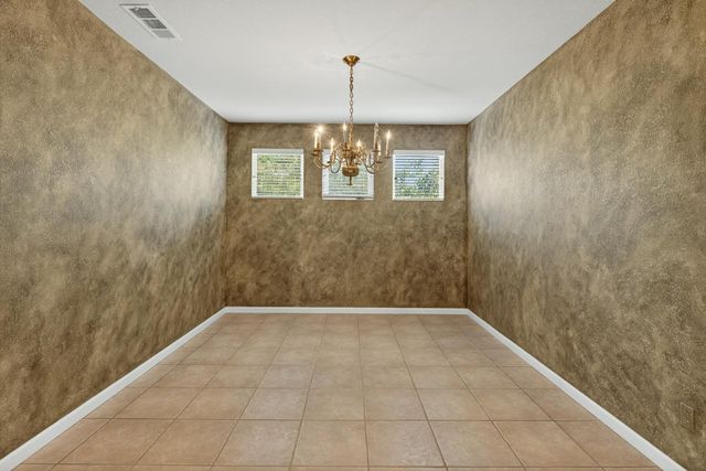 4851 Saint Andrews Dr, Stockton, CA 95219