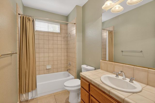 4851 Saint Andrews Dr, Stockton, CA 95219