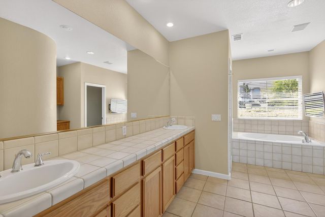 4851 Saint Andrews Dr, Stockton, CA 95219