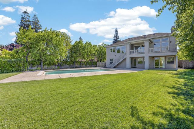 4851 Saint Andrews Dr, Stockton, CA 95219