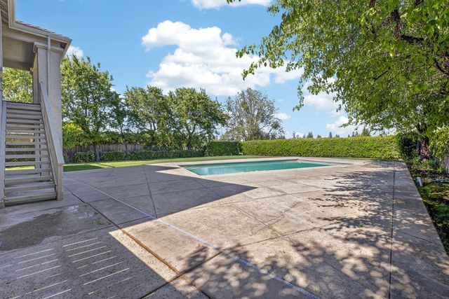 4851 Saint Andrews Dr, Stockton, CA 95219