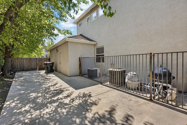 4851 Saint Andrews Dr, Stockton, CA 95219