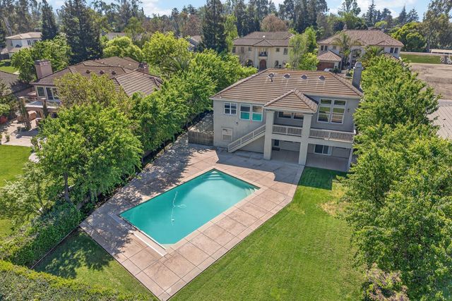 4851 Saint Andrews Dr, Stockton, CA 95219