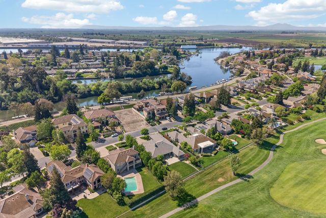 4851 Saint Andrews Dr, Stockton, CA 95219