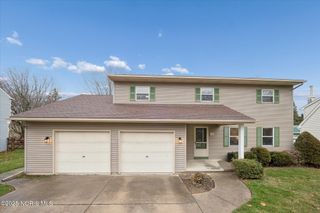 28 Mattatuck Way, Waterville, OH 43566