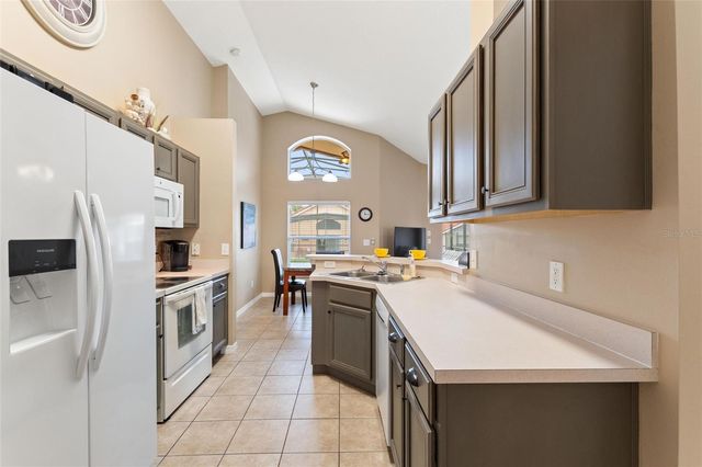 237 SEVILLA AVENUE, Davenport, FL 33897