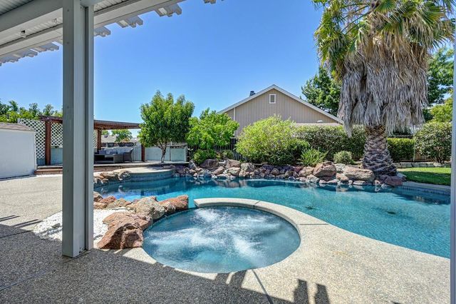 8996 Purple Martin Way, Elk Grove, CA 95758