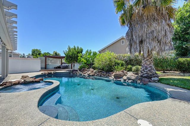 8996 Purple Martin Way, Elk Grove, CA 95758