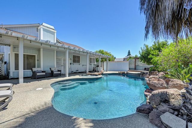 8996 Purple Martin Way, Elk Grove, CA 95758