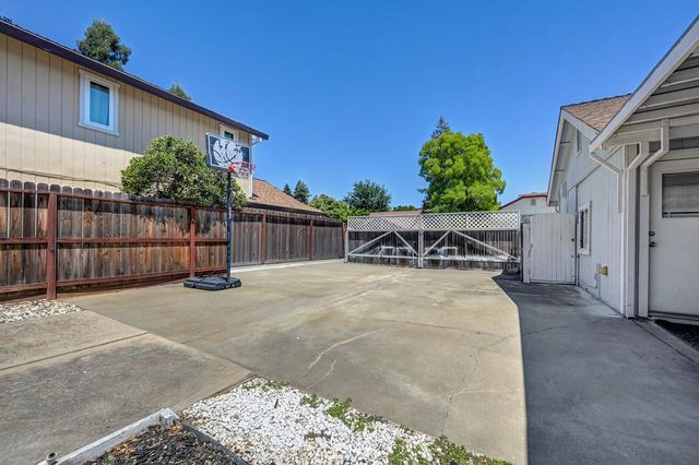 8996 Purple Martin Way, Elk Grove, CA 95758