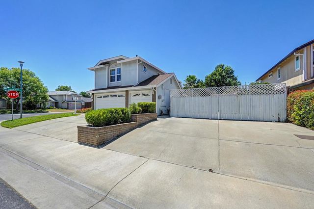 8996 Purple Martin Way, Elk Grove, CA 95758