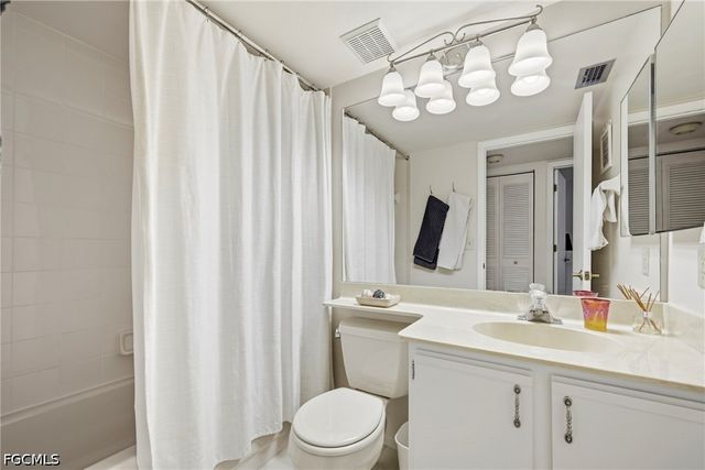 5830 Trailwinds DR 824, Fort Myers, FL 33907