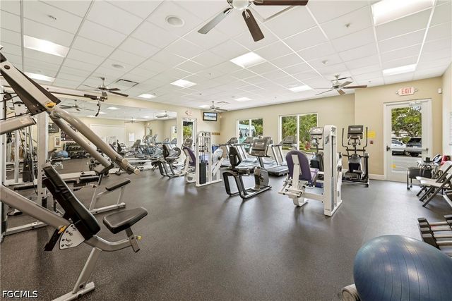 5830 Trailwinds DR 824, Fort Myers, FL 33907