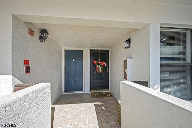 5830 Trailwinds DR 824, Fort Myers, FL 33907