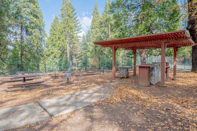 1002 Manuel Rd, Arnold, CA 95223