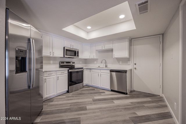 4152 W BOCA RATON Road, Phoenix, AZ 85053