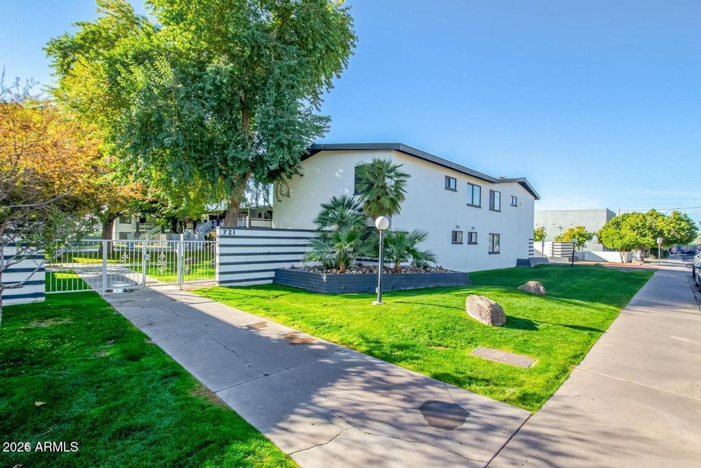 721 E MONTEBELLO Avenue 108, Phoenix, AZ 85014