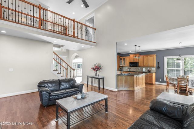 11006 Radleigh Ln, Louisville, KY 40291