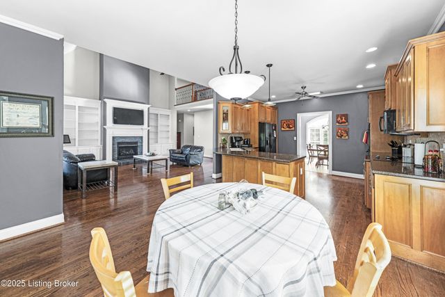 11006 Radleigh Ln, Louisville, KY 40291