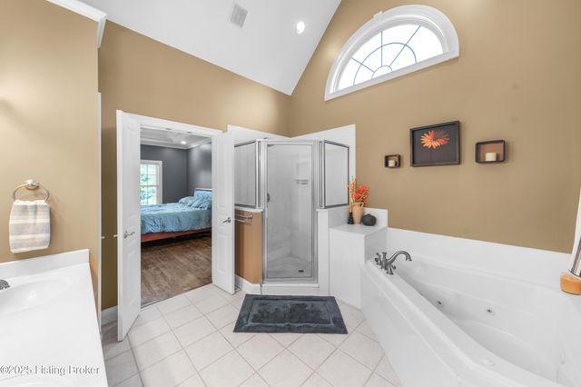 11006 Radleigh Ln, Louisville, KY 40291