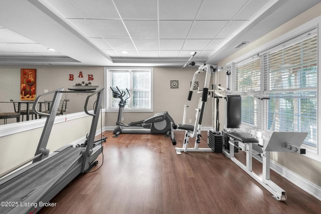 11006 Radleigh Ln, Louisville, KY 40291