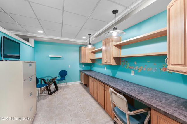 11006 Radleigh Ln, Louisville, KY 40291