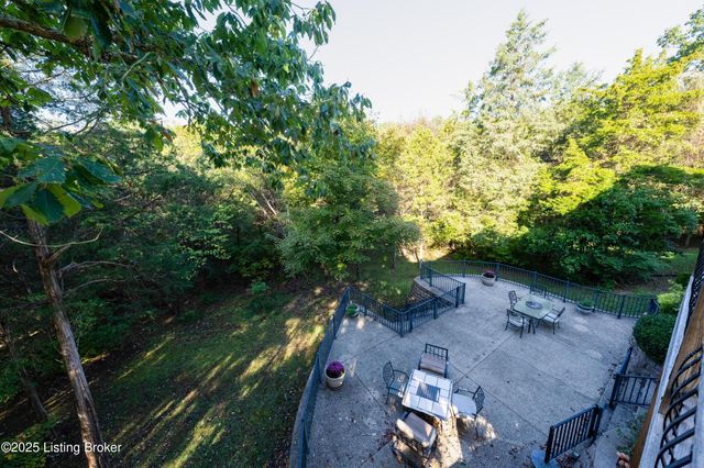 11006 Radleigh Ln, Louisville, KY 40291