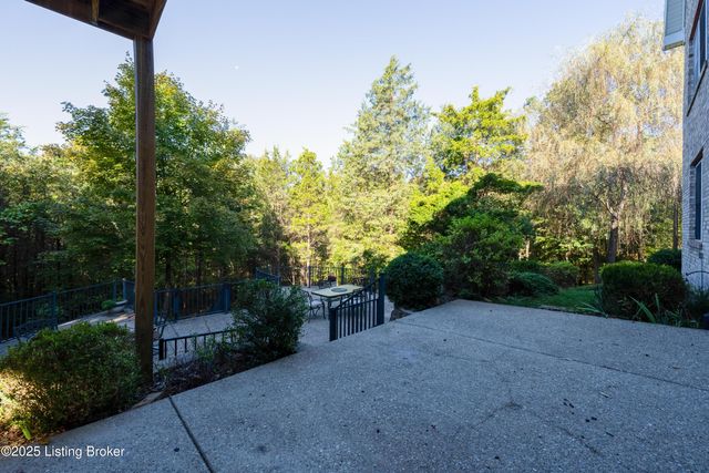 11006 Radleigh Ln, Louisville, KY 40291