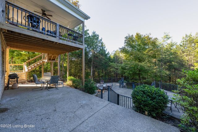 11006 Radleigh Ln, Louisville, KY 40291