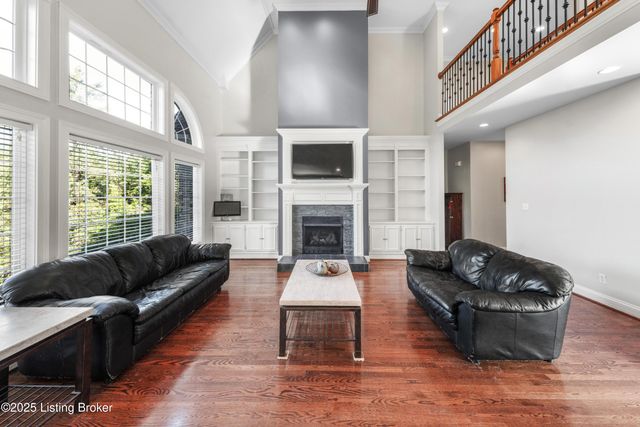 11006 Radleigh Ln, Louisville, KY 40291