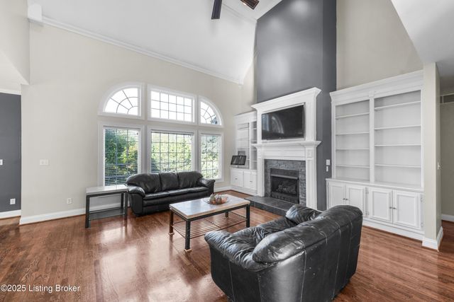 11006 Radleigh Ln, Louisville, KY 40291