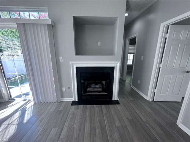 306 Dorothy DR, Yorktown, VA 23692