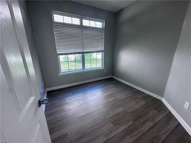 306 Dorothy DR, Yorktown, VA 23692