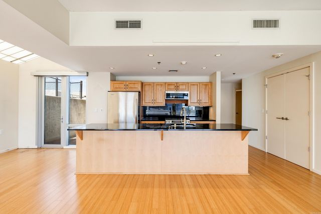 315 Rock St Apt 611, Little Rock, AR 72202