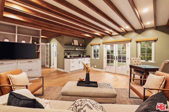 2055 Outpost Drive, Los Angeles, CA 90068