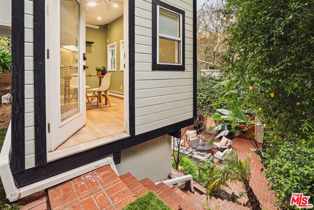 2055 Outpost Drive, Los Angeles, CA 90068