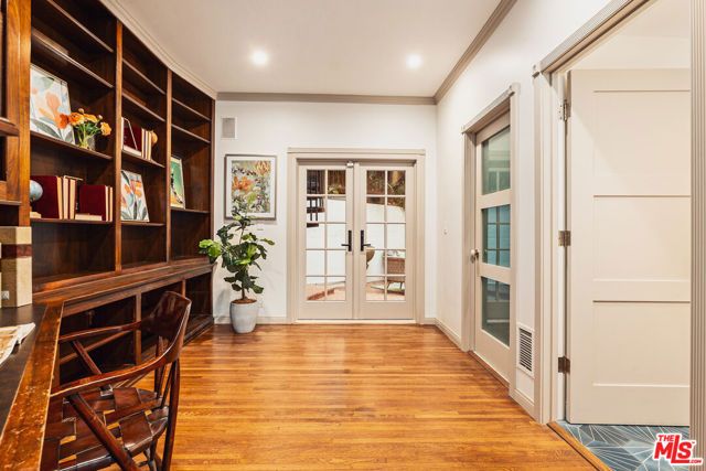 2055 Outpost Drive, Los Angeles, CA 90068