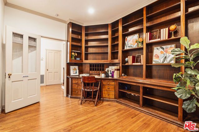 2055 Outpost Drive, Los Angeles, CA 90068