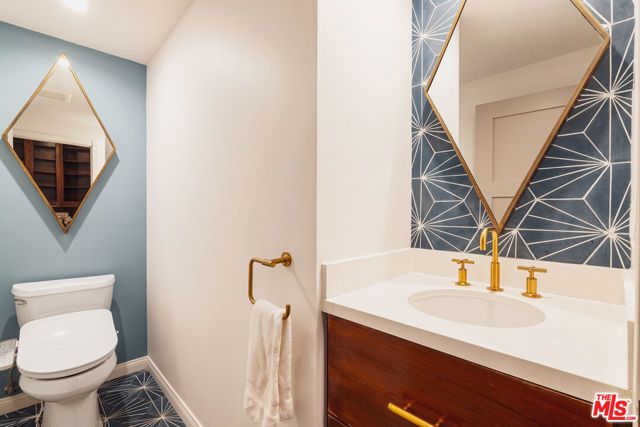 2055 Outpost Drive, Los Angeles, CA 90068