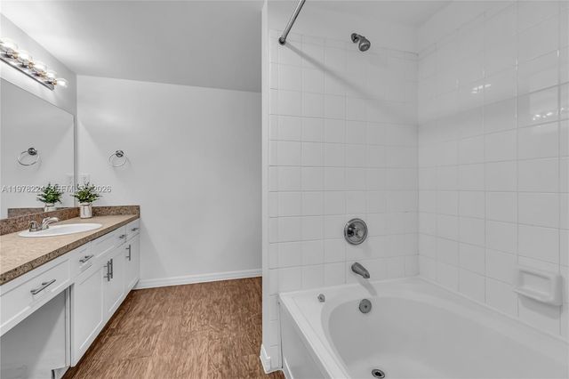 101 SW 117th Ave 7207, Pembroke Pines, FL 33025